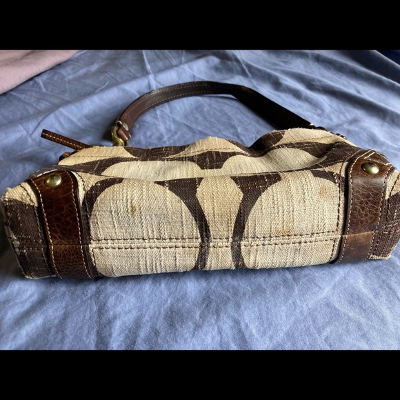 Coach Carly Signature Purse - Picture 10 of 11